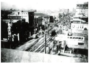 尾張町（4丁目交差点）を望む