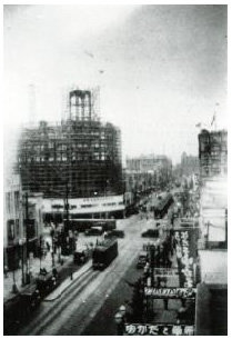 尾張町（4丁目交差点）を望む