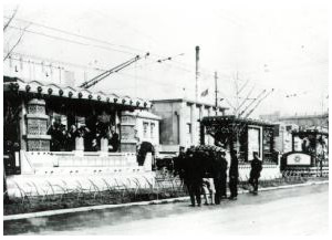 尾張町（4丁目交差点）を望む